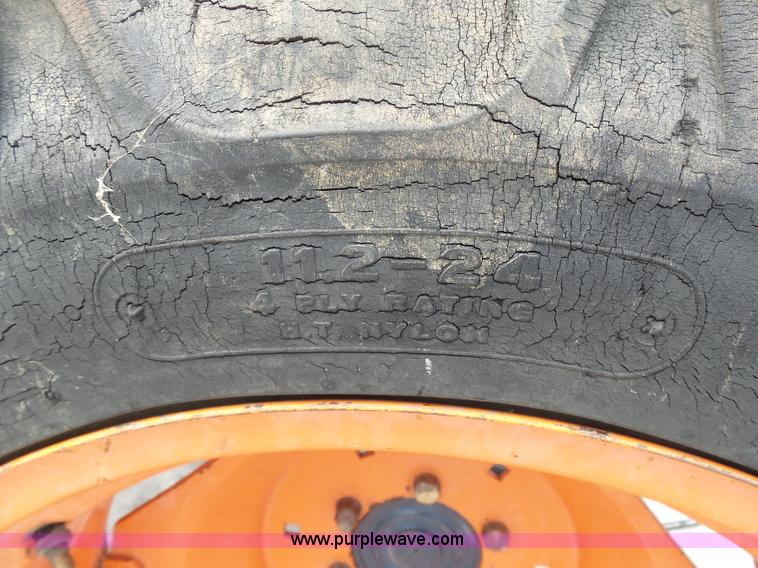 image for item DB4521 1985 Kubota L2250D MFWD tractor