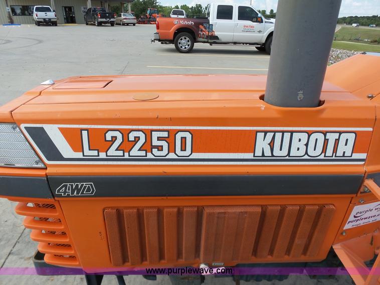 image for item DB4521 1985 Kubota L2250D MFWD tractor