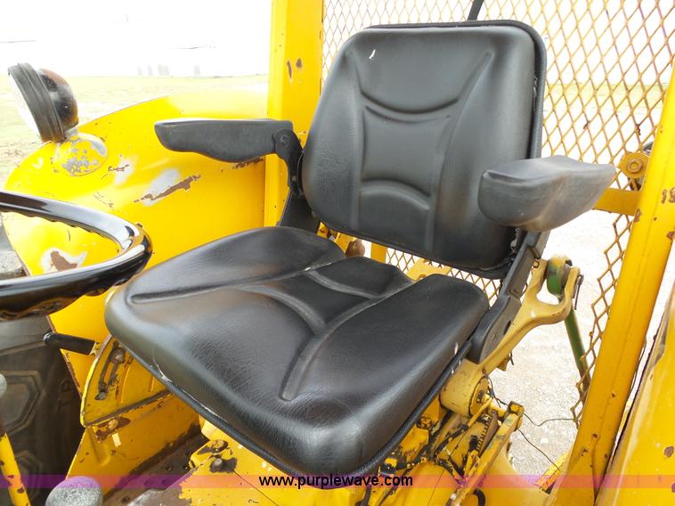 image for item DB4534 John Deere 401B tractor