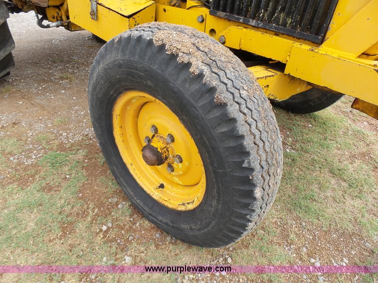 image for item DB4534 John Deere 401B tractor