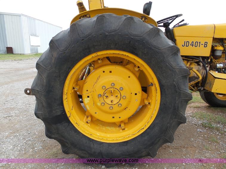 image for item DB4534 John Deere 401B tractor