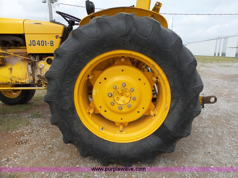 image for item DB4534 John Deere 401B tractor