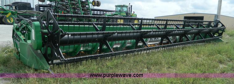 image for item J5088 2006 John Deere 635F flex head