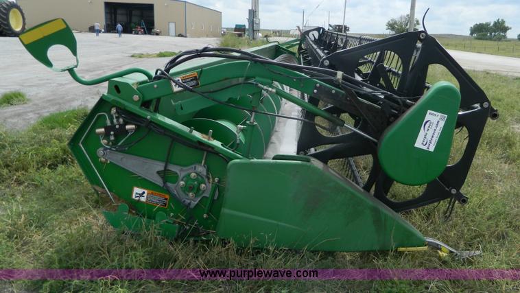 image for item J5088 2006 John Deere 635F flex head