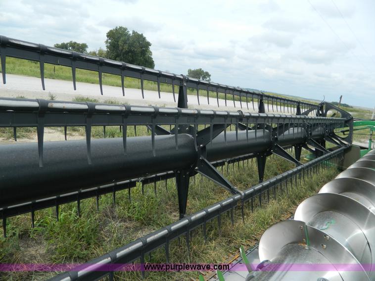 image for item J5088 2006 John Deere 635F flex head