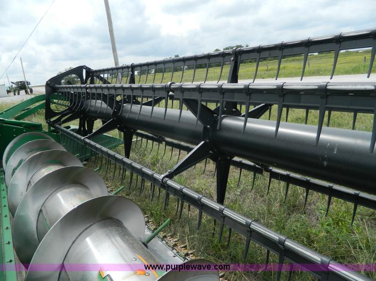 image for item J5088 2006 John Deere 635F flex head