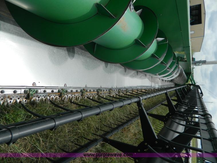 image for item J5088 2006 John Deere 635F flex head