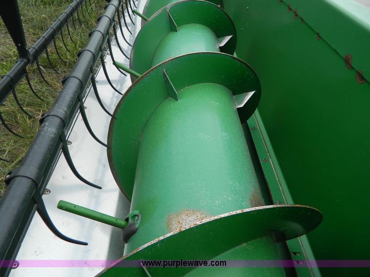 image for item J5088 2006 John Deere 635F flex head