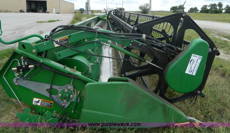image for item J5088 2006 John Deere 635F flex head