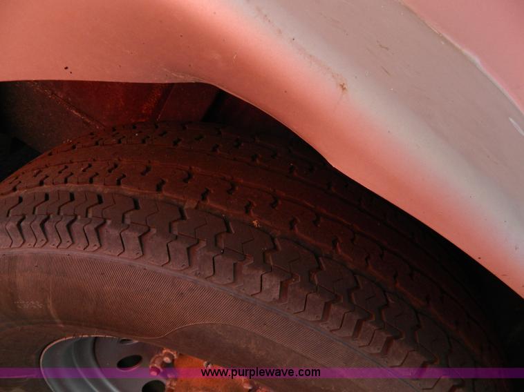 image for item J5109 2014 Liberty Travalong livestock trailer