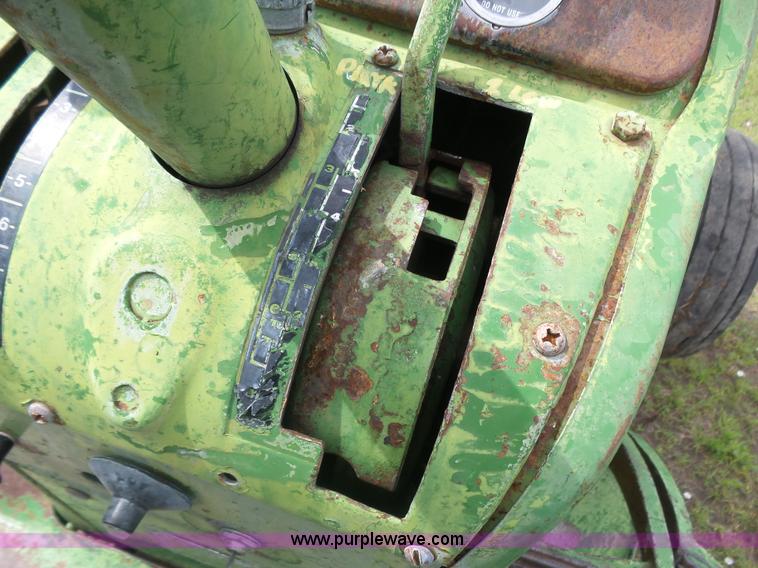image for item J6007 1960 John Deere 2010 tractor