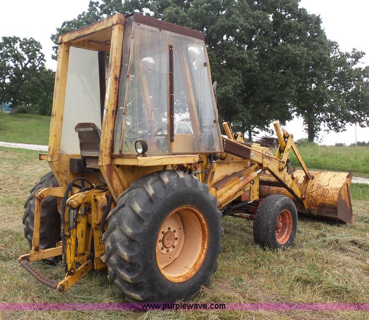 image for item K1612 Case 580B Construction King landscape tractor
