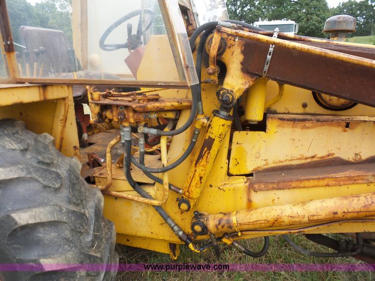 image for item K1612 Case 580B Construction King landscape tractor