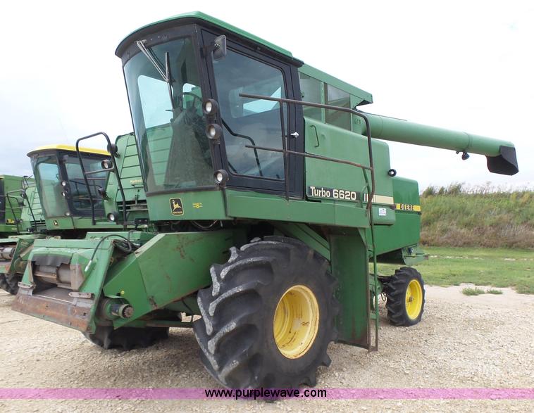 image for item K3082 1981 John Deere 6620 Turbo combine