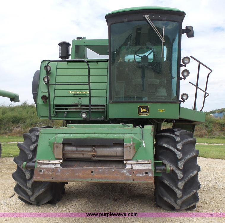 image for item K3082 1981 John Deere 6620 Turbo combine