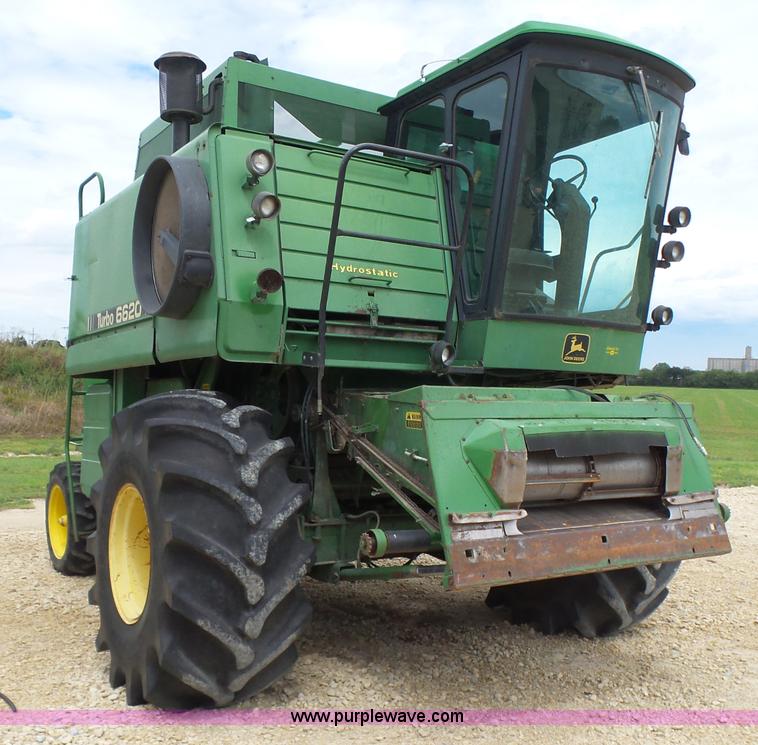 image for item K3082 1981 John Deere 6620 Turbo combine
