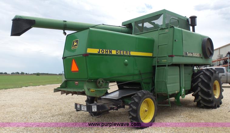 image for item K3082 1981 John Deere 6620 Turbo combine