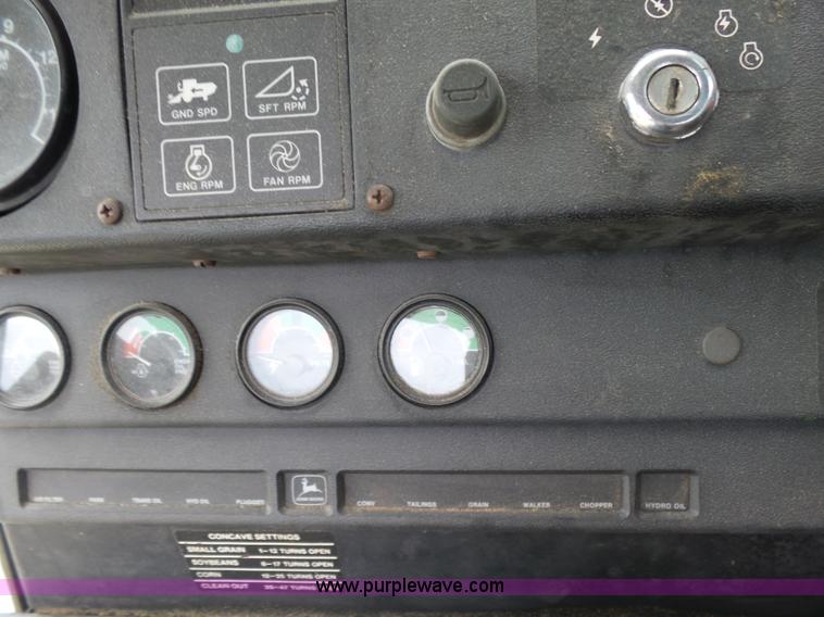 image for item K3082 1981 John Deere 6620 Turbo combine