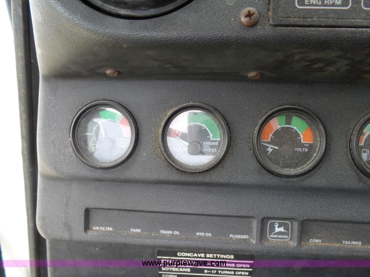 image for item K3082 1981 John Deere 6620 Turbo combine