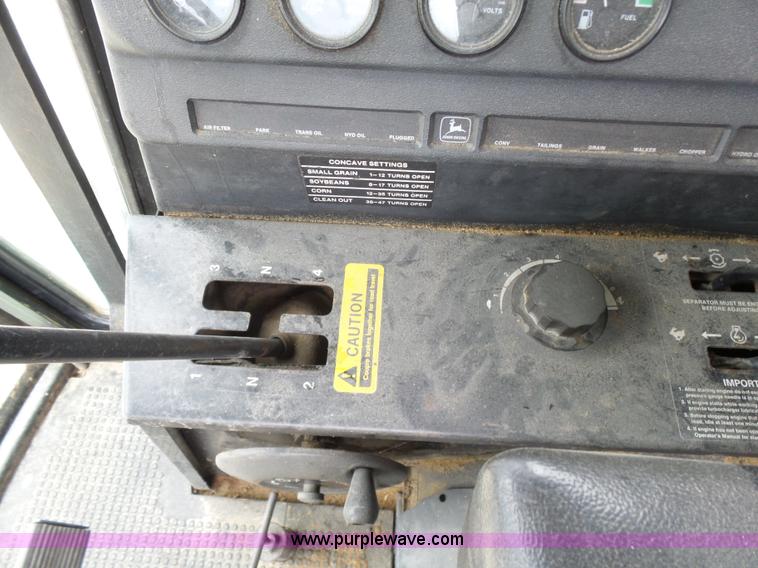 image for item K3082 1981 John Deere 6620 Turbo combine