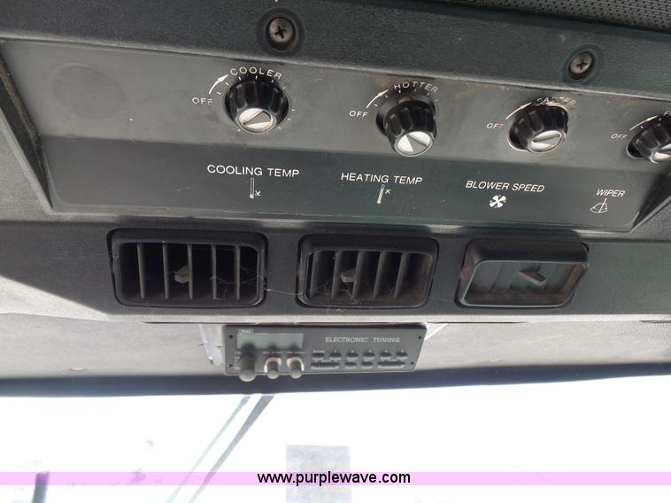 image for item K3082 1981 John Deere 6620 Turbo combine