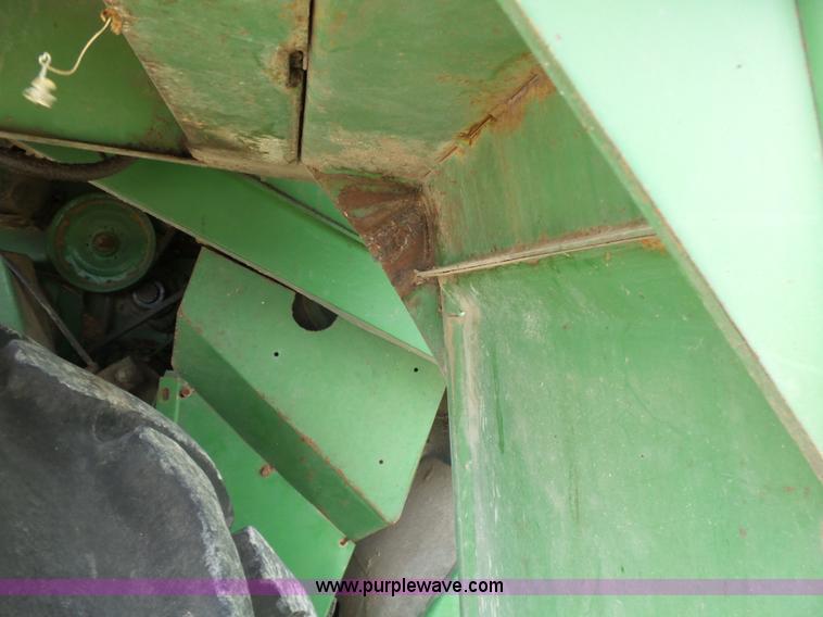 image for item K3082 1981 John Deere 6620 Turbo combine