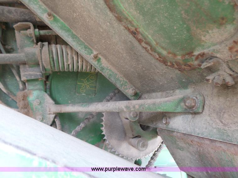 image for item K3082 1981 John Deere 6620 Turbo combine