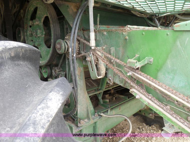 image for item K3082 1981 John Deere 6620 Turbo combine
