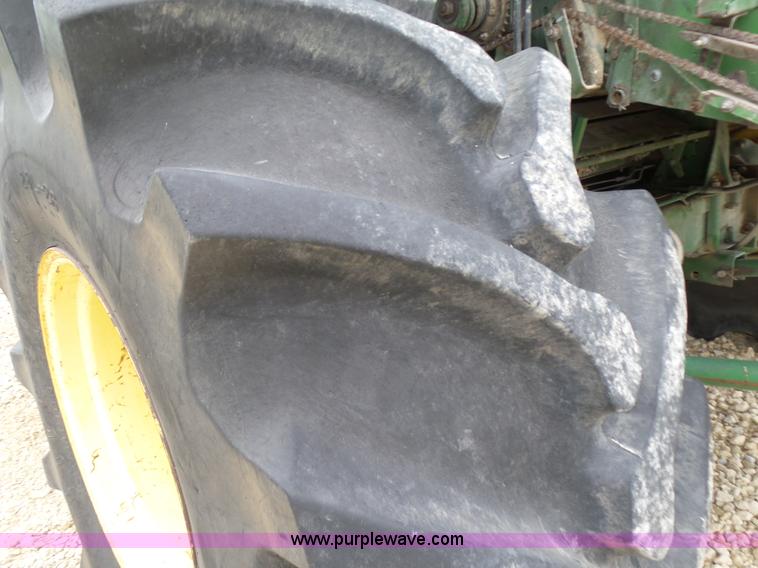 image for item K3082 1981 John Deere 6620 Turbo combine