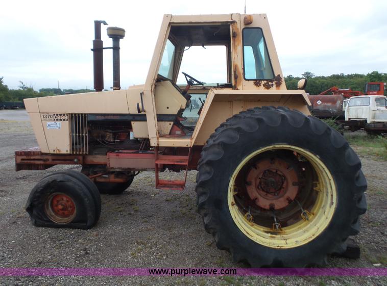 image for item K3572 1972 Case 1370 tractor