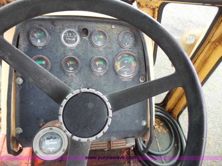 image for item K3572 1972 Case 1370 tractor