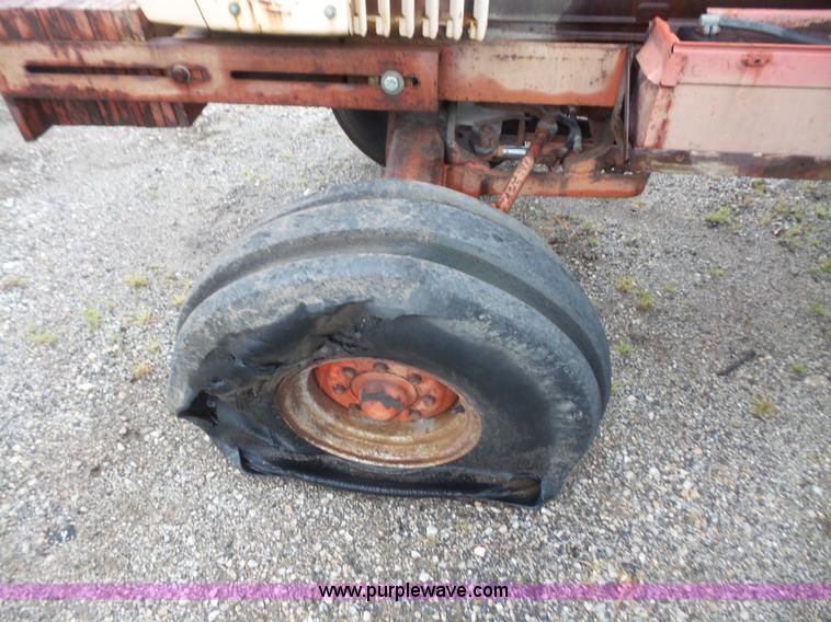 image for item K3572 1972 Case 1370 tractor