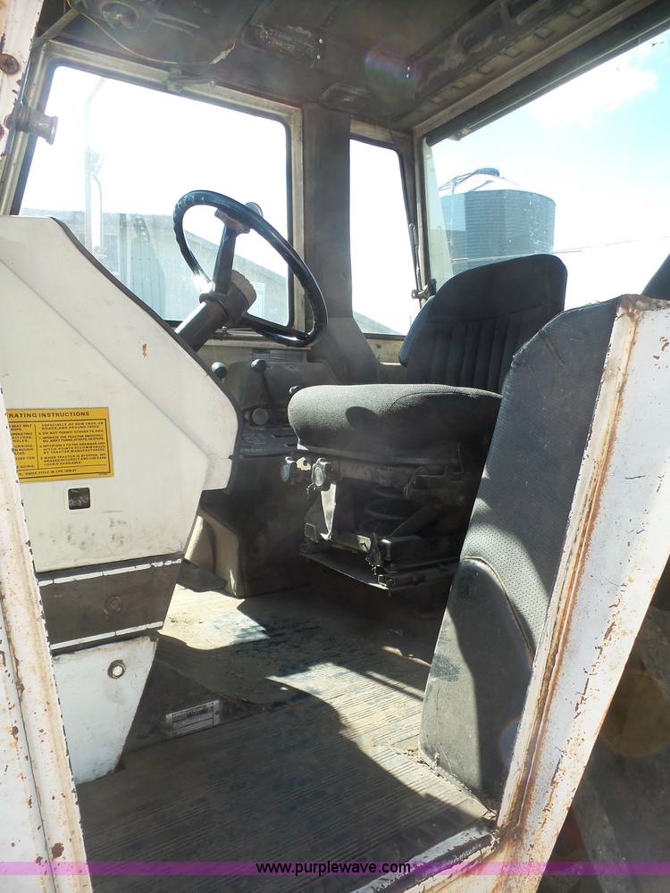 image for item K3581 1988 Case 1570 tractor