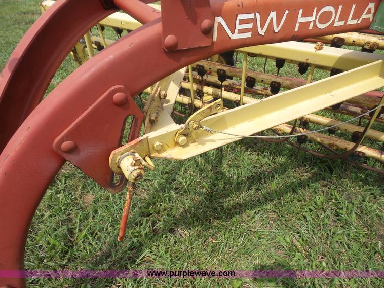 image for item K3593 New Holland 258 side delivery rake