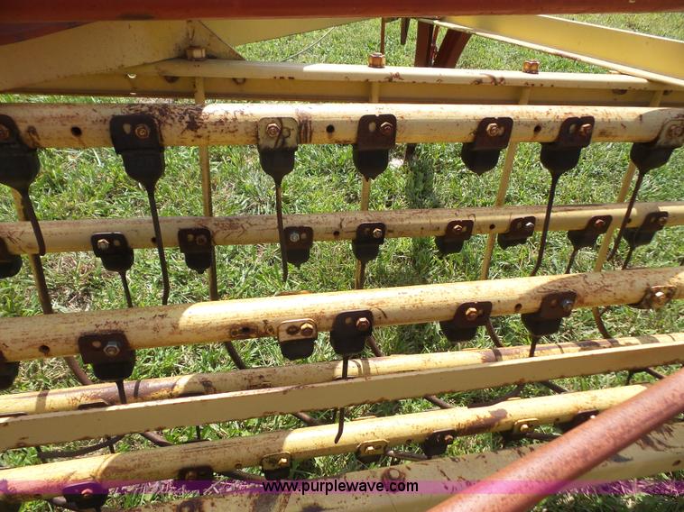 image for item K3593 New Holland 258 side delivery rake