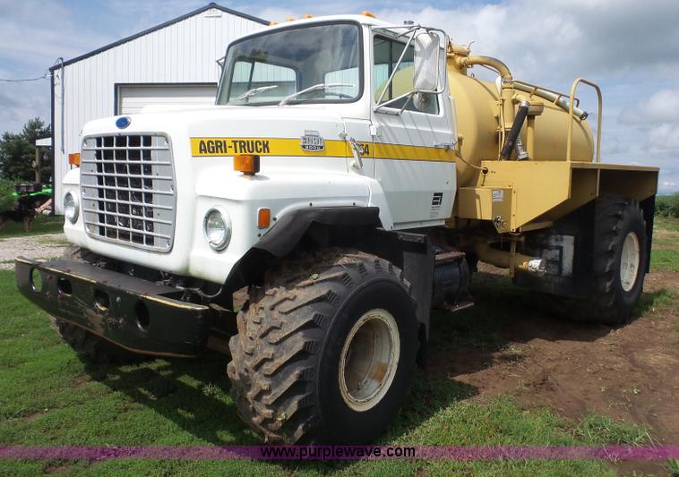 image for item K3602 1984 Ford 8000 Agritruck 1554 applicator truck