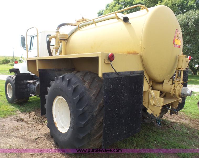 image for item K3602 1984 Ford 8000 Agritruck 1554 applicator truck