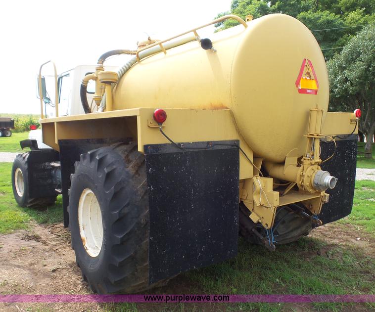 image for item K3602 1984 Ford 8000 Agritruck 1554 applicator truck