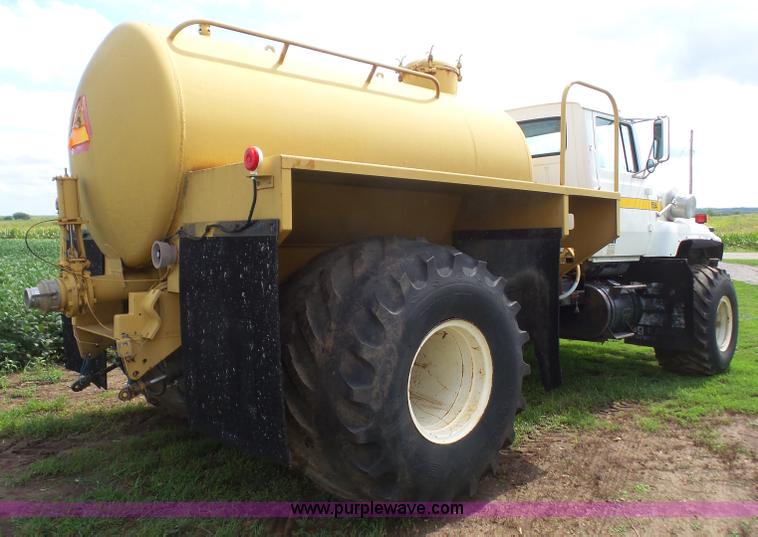 image for item K3602 1984 Ford 8000 Agritruck 1554 applicator truck