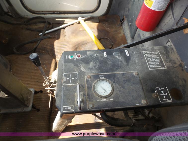 image for item K3602 1984 Ford 8000 Agritruck 1554 applicator truck