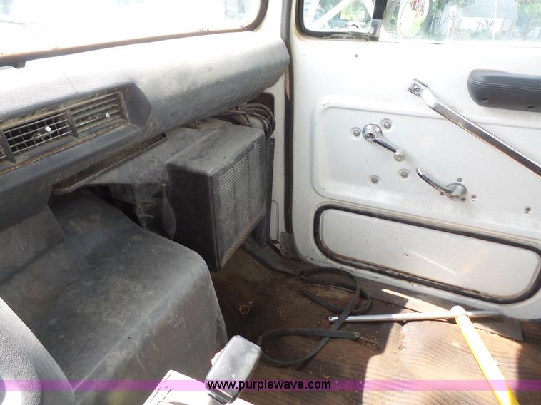 image for item K3602 1984 Ford 8000 Agritruck 1554 applicator truck