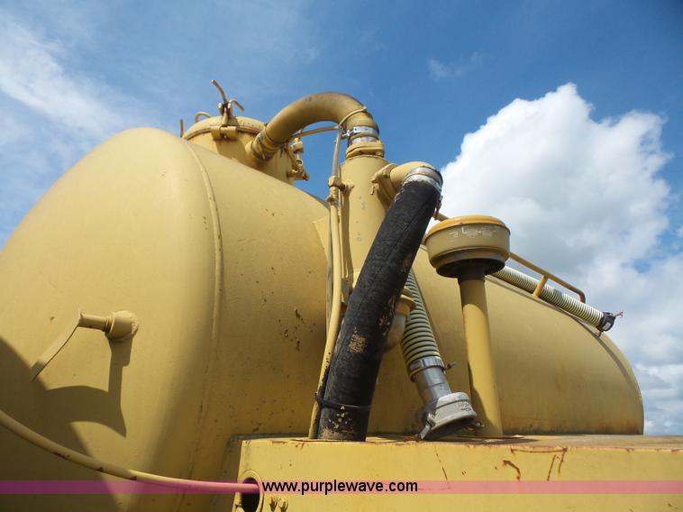 image for item K3602 1984 Ford 8000 Agritruck 1554 applicator truck