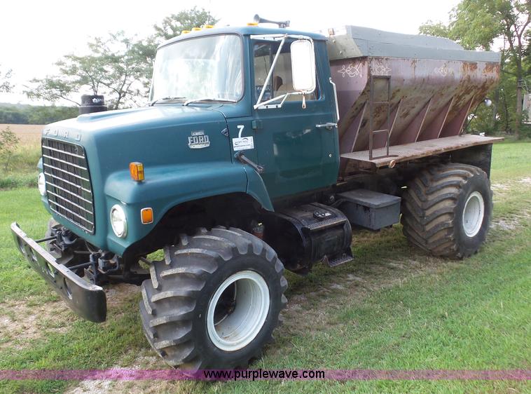 image for item K3603 1980 Ford 8000 applicator truck