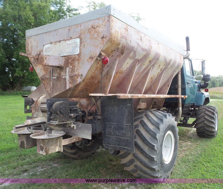 image for item K3603 1980 Ford 8000 applicator truck
