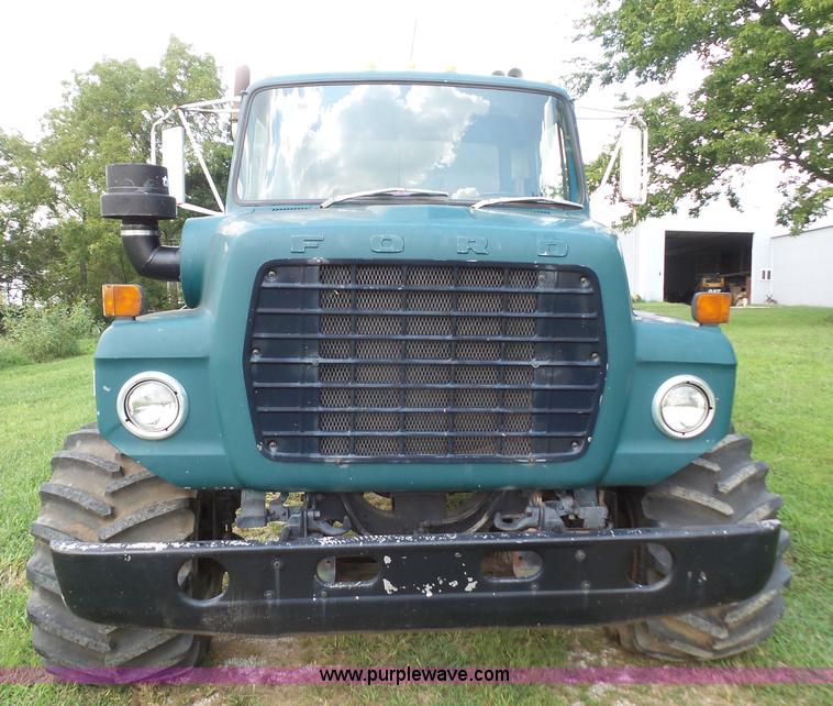 image for item K3603 1980 Ford 8000 applicator truck