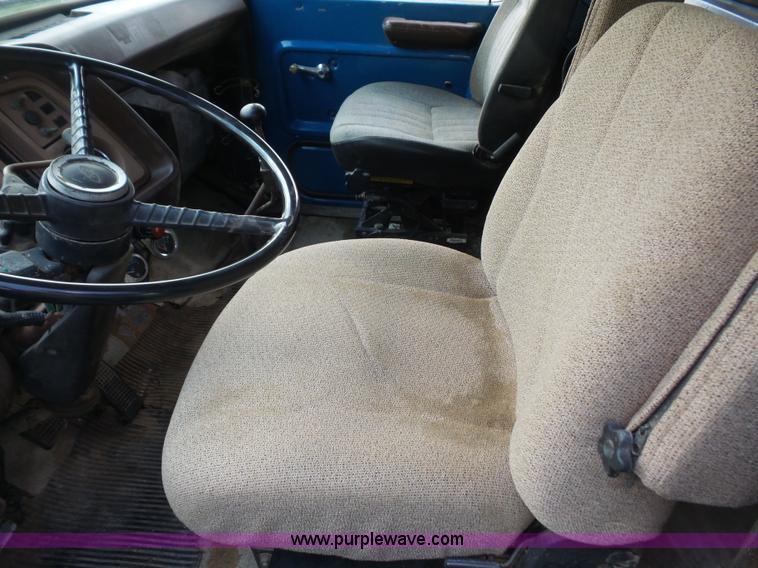 image for item K3603 1980 Ford 8000 applicator truck