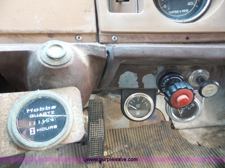 image for item K3603 1980 Ford 8000 applicator truck