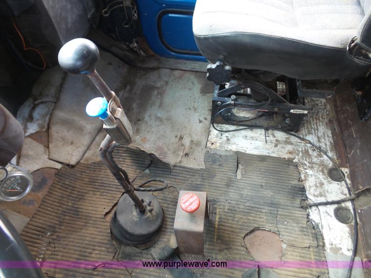 image for item K3603 1980 Ford 8000 applicator truck