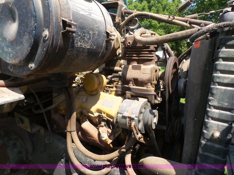 image for item K3603 1980 Ford 8000 applicator truck