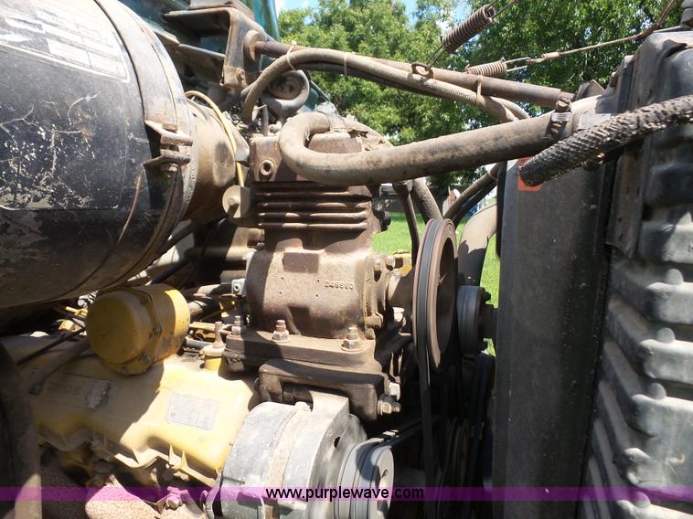 image for item K3603 1980 Ford 8000 applicator truck